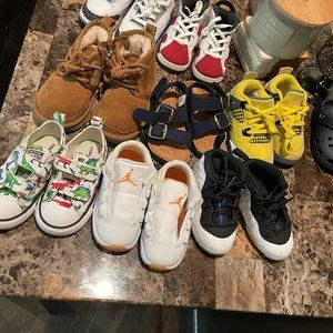 Toddler shoes: 7C and 6C, like new